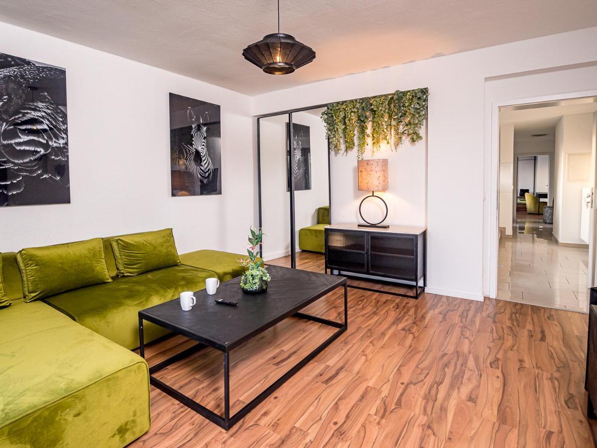 Apartment By Junik *