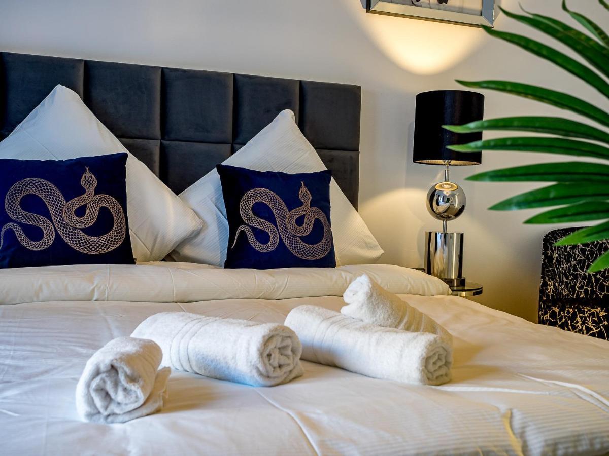 By Junik Apartment Krefeld