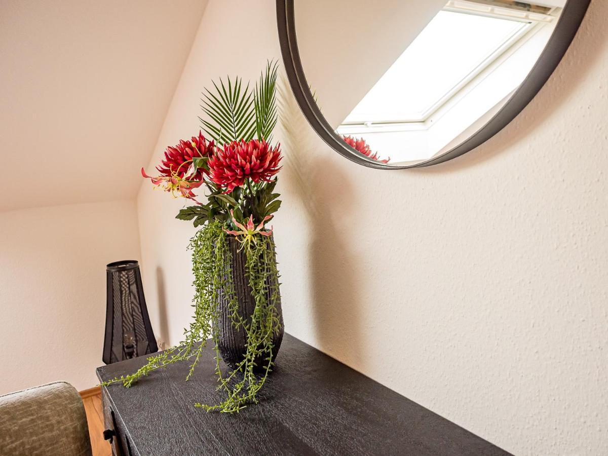 Apartment By Junik *