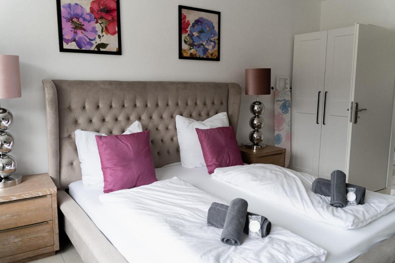 Apartment By Junik