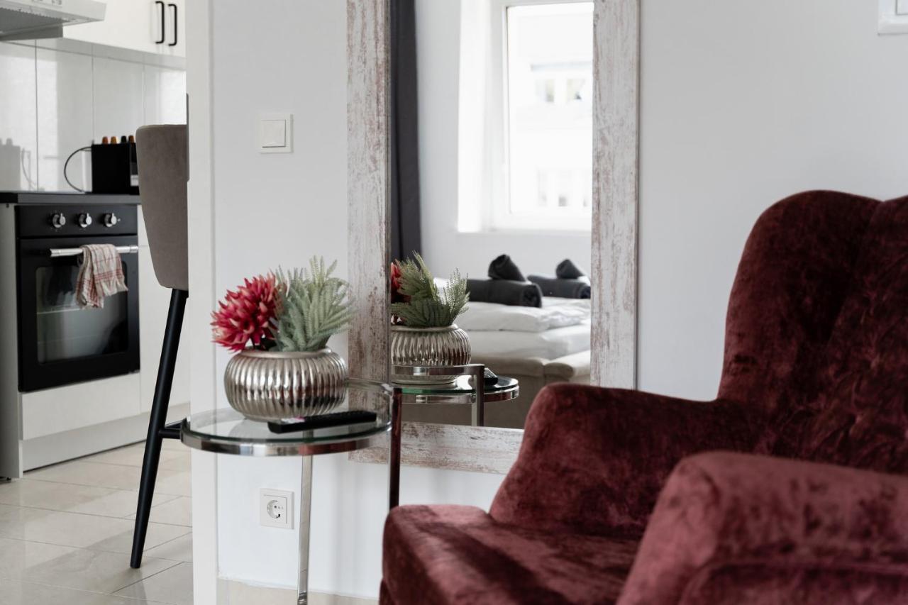 By Junik Apartment