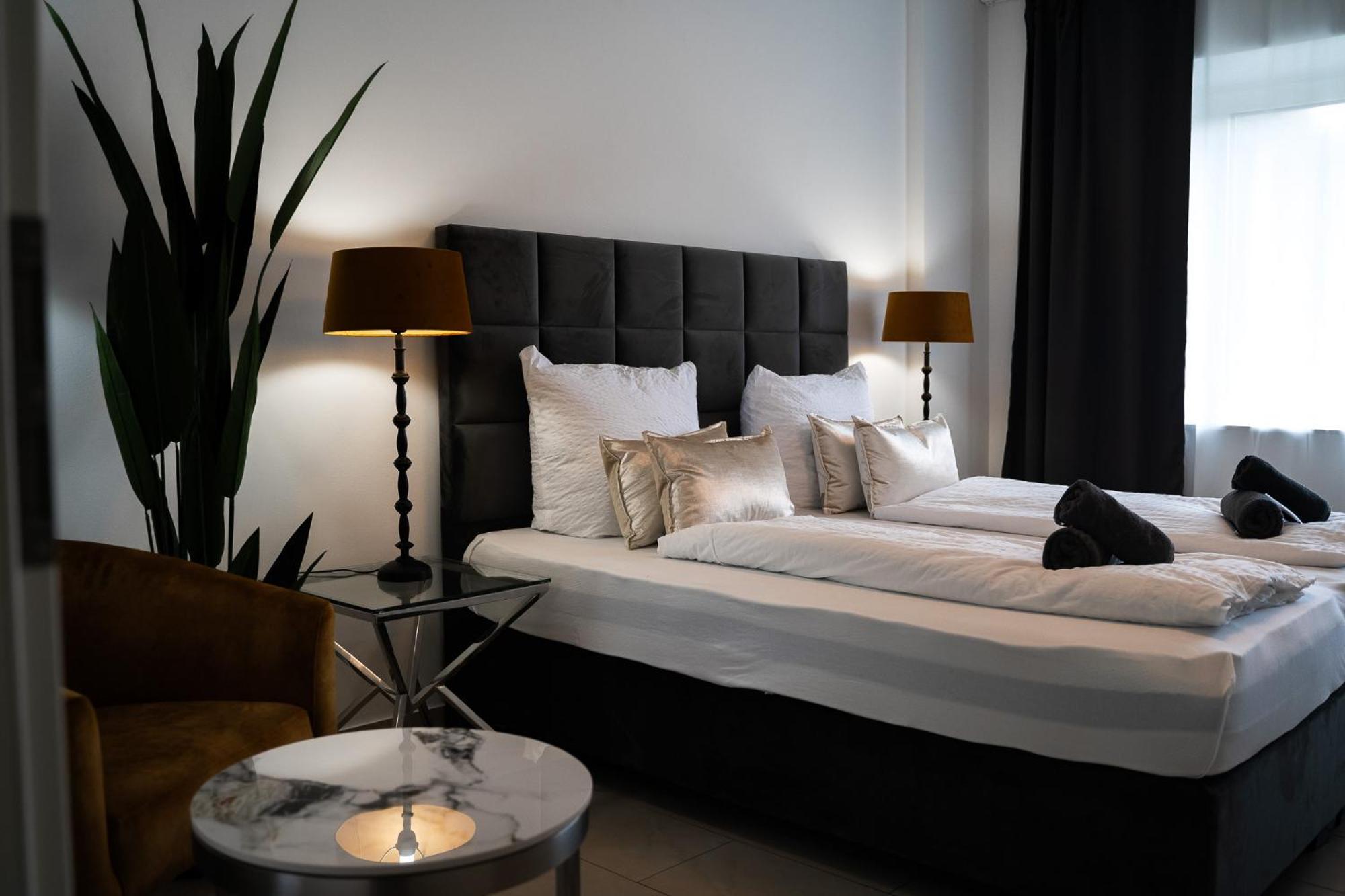 By Junik Apartment Krefeld